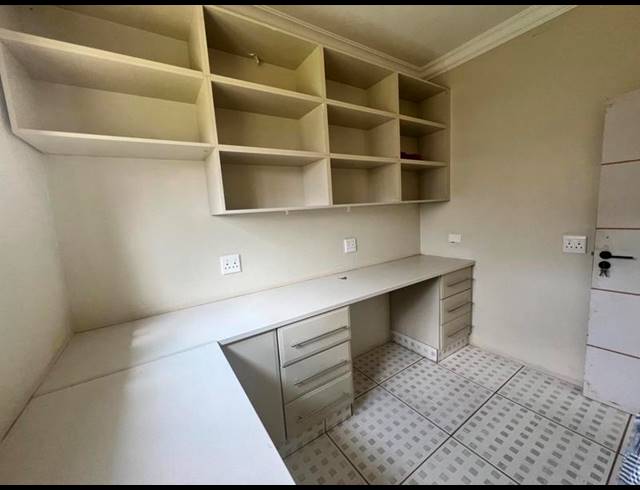 6 BEDROOM HOUSE FOR SALE IN HILTON GARDENS